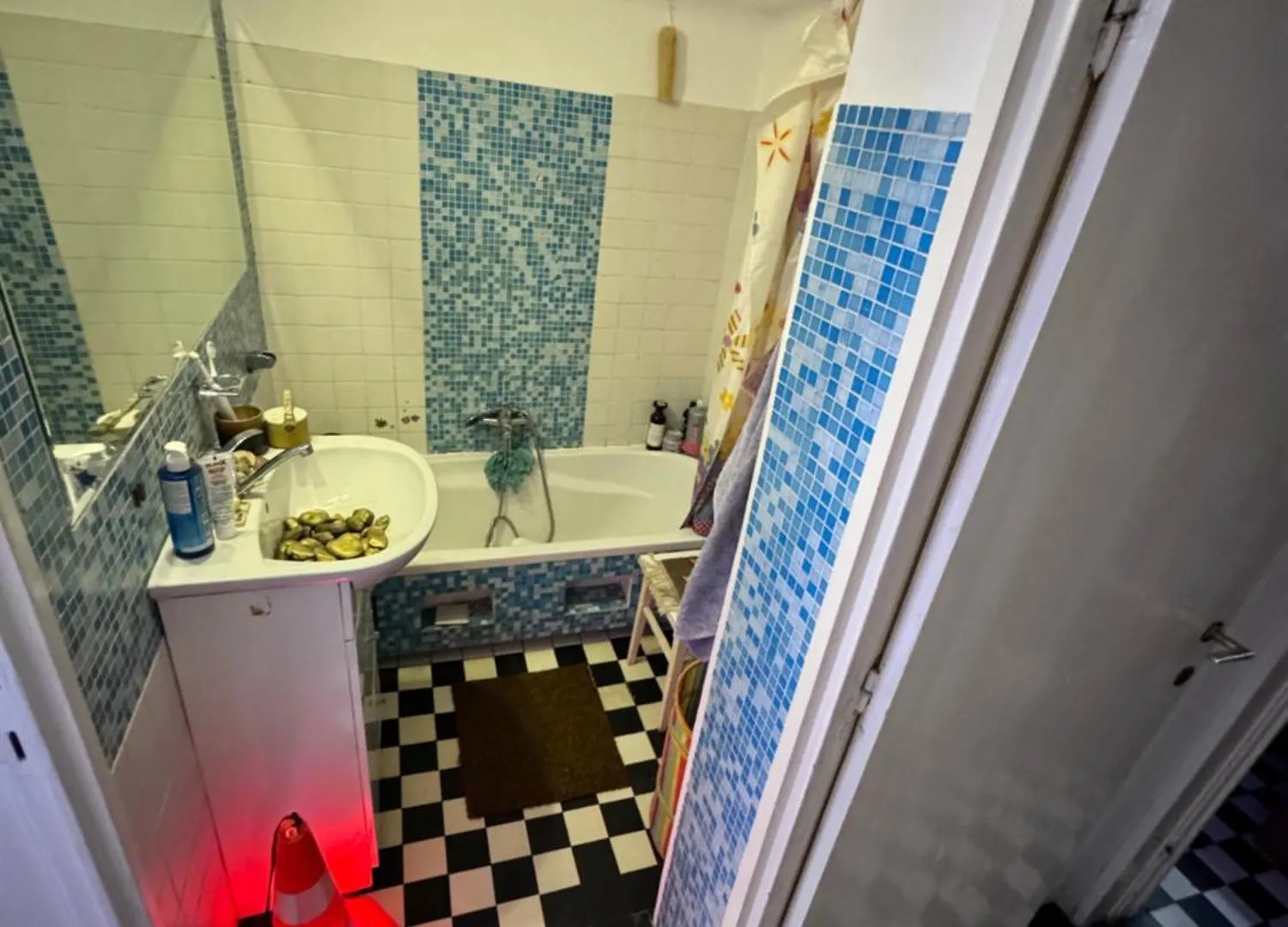 Central Artist Room - Shared Flat W Host Bucharest